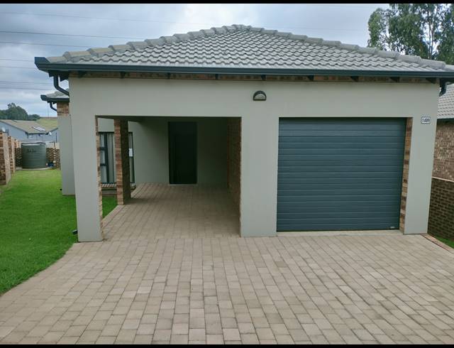 3 BEDROOM FREEHOLD FOR SALE IN DIE HEUWEL